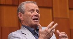 MAURIZIO ZAMPARINI TIENE UNA LEZIONE DI ECONOMIA ALL'UNIVERSITA'.